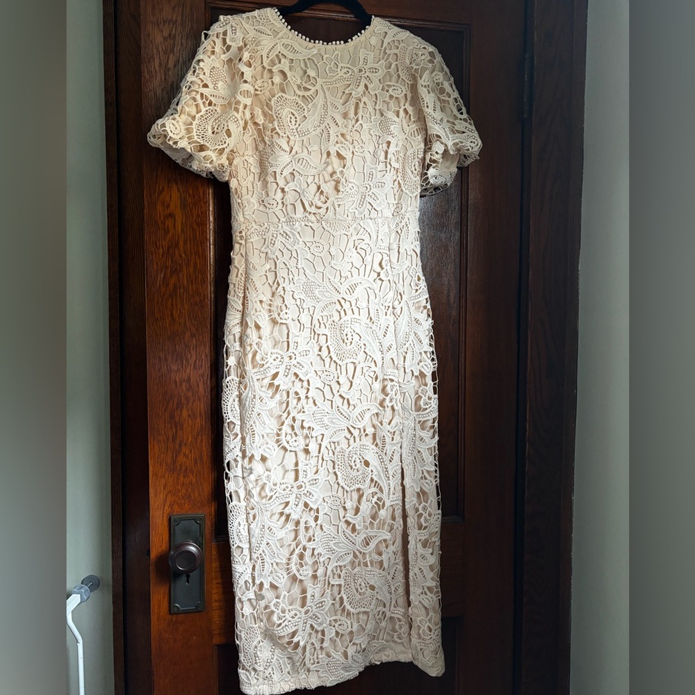 Lulu’s Ivory Lace Midi Dress